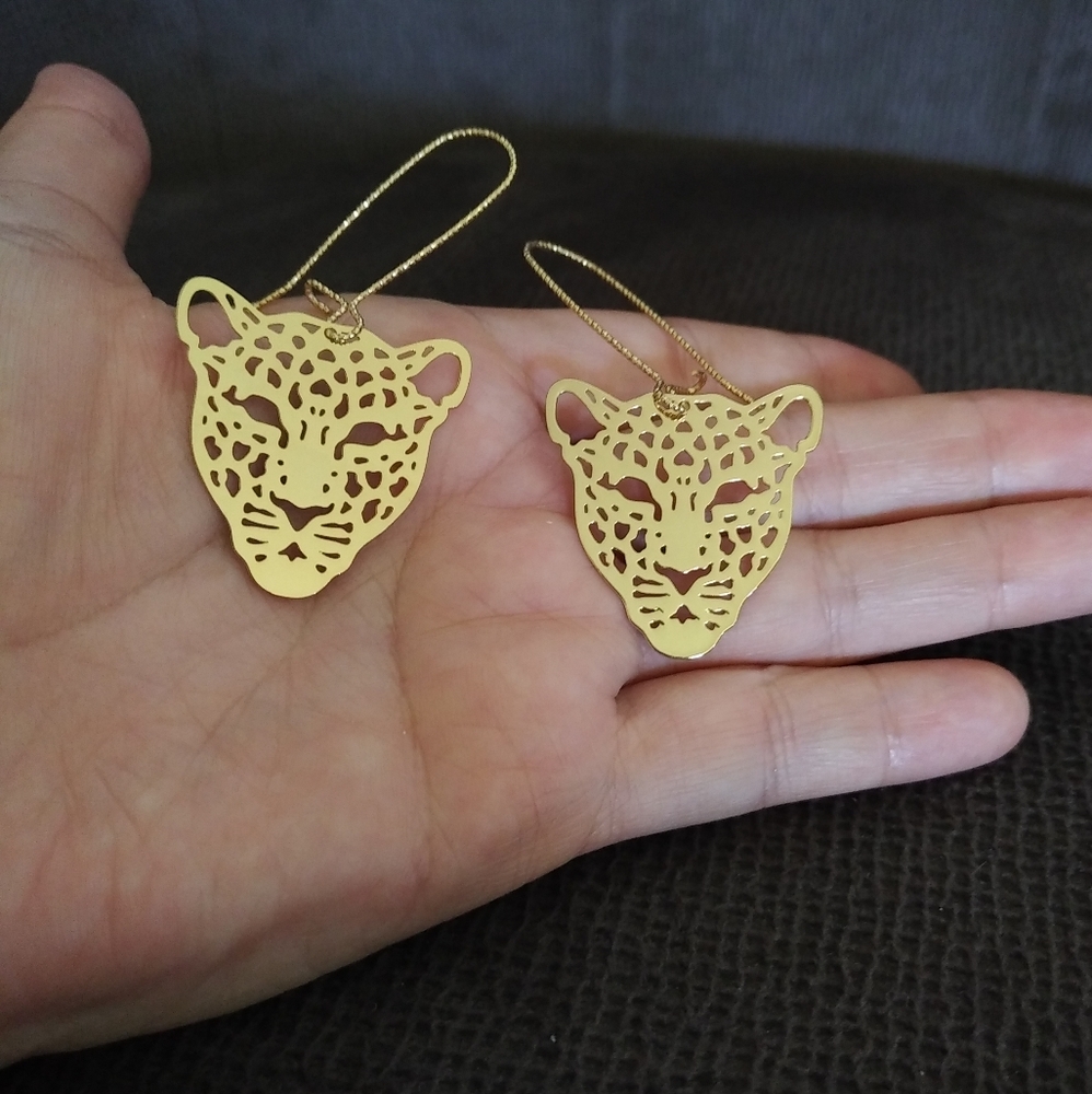 bella jack Laser Cut Leopard🐆 Head Earrings - Picture 10 of 13